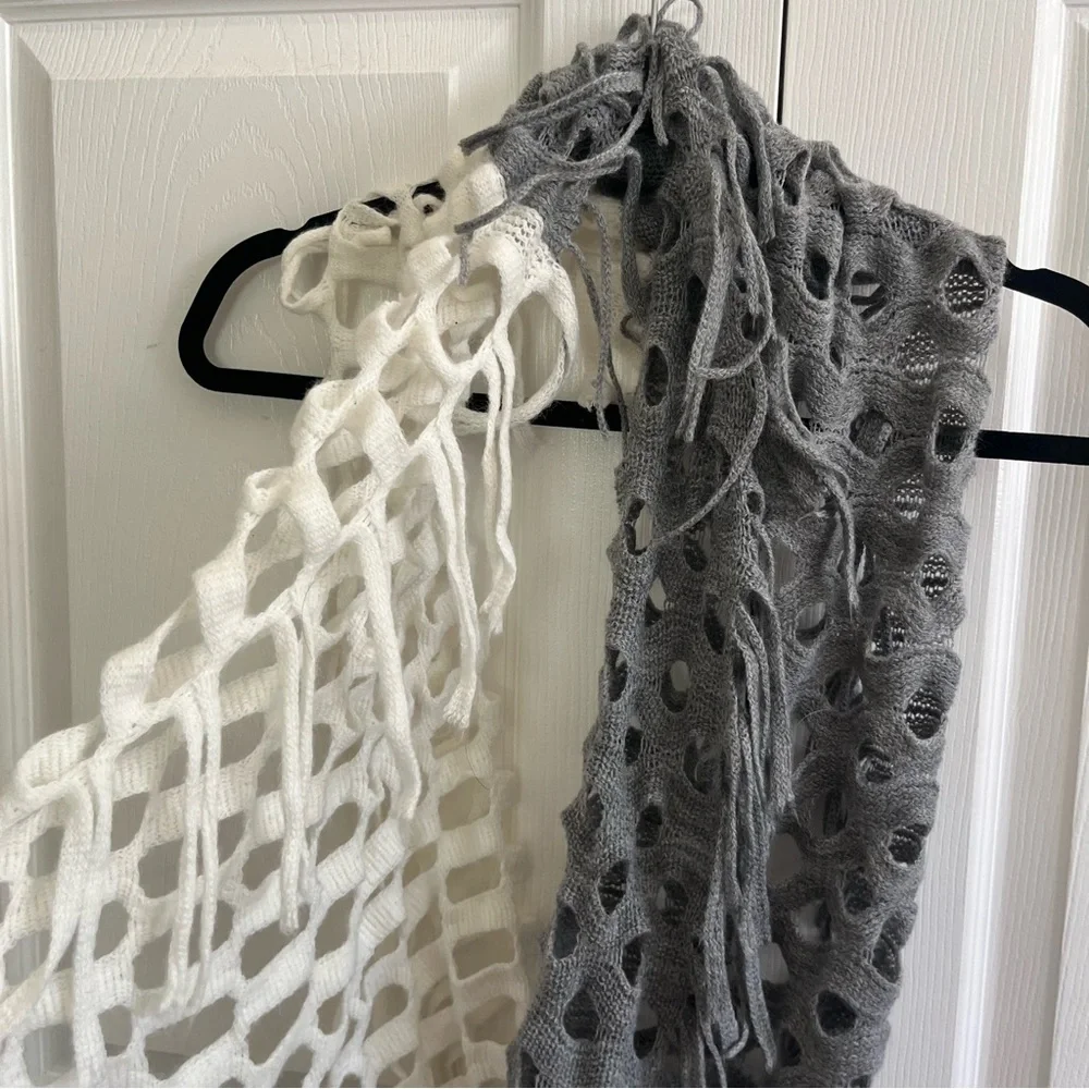 5 for $25! Elegant Gray and White Fringe Scarf